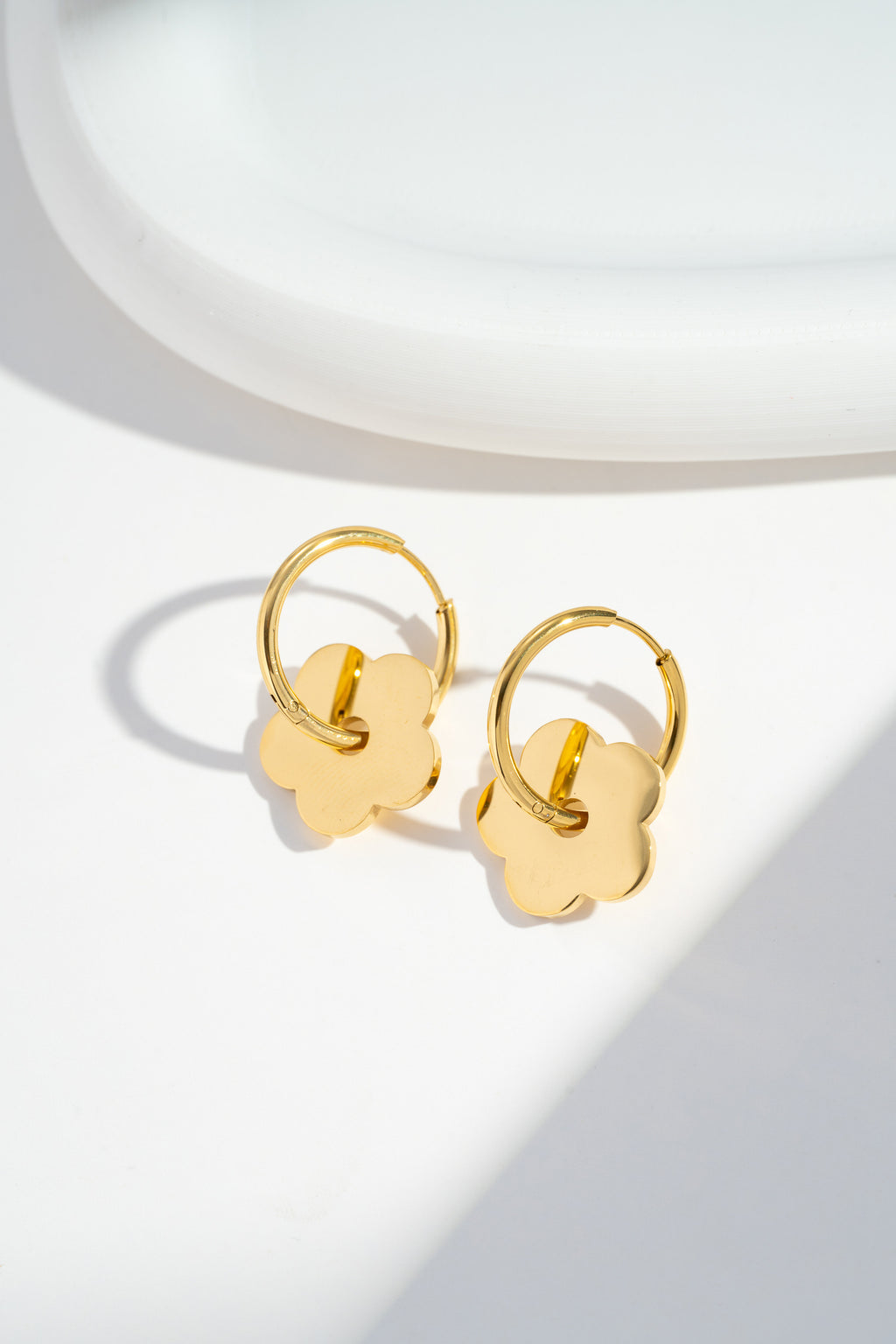 Boucle d’Oreille Suzanna dorée