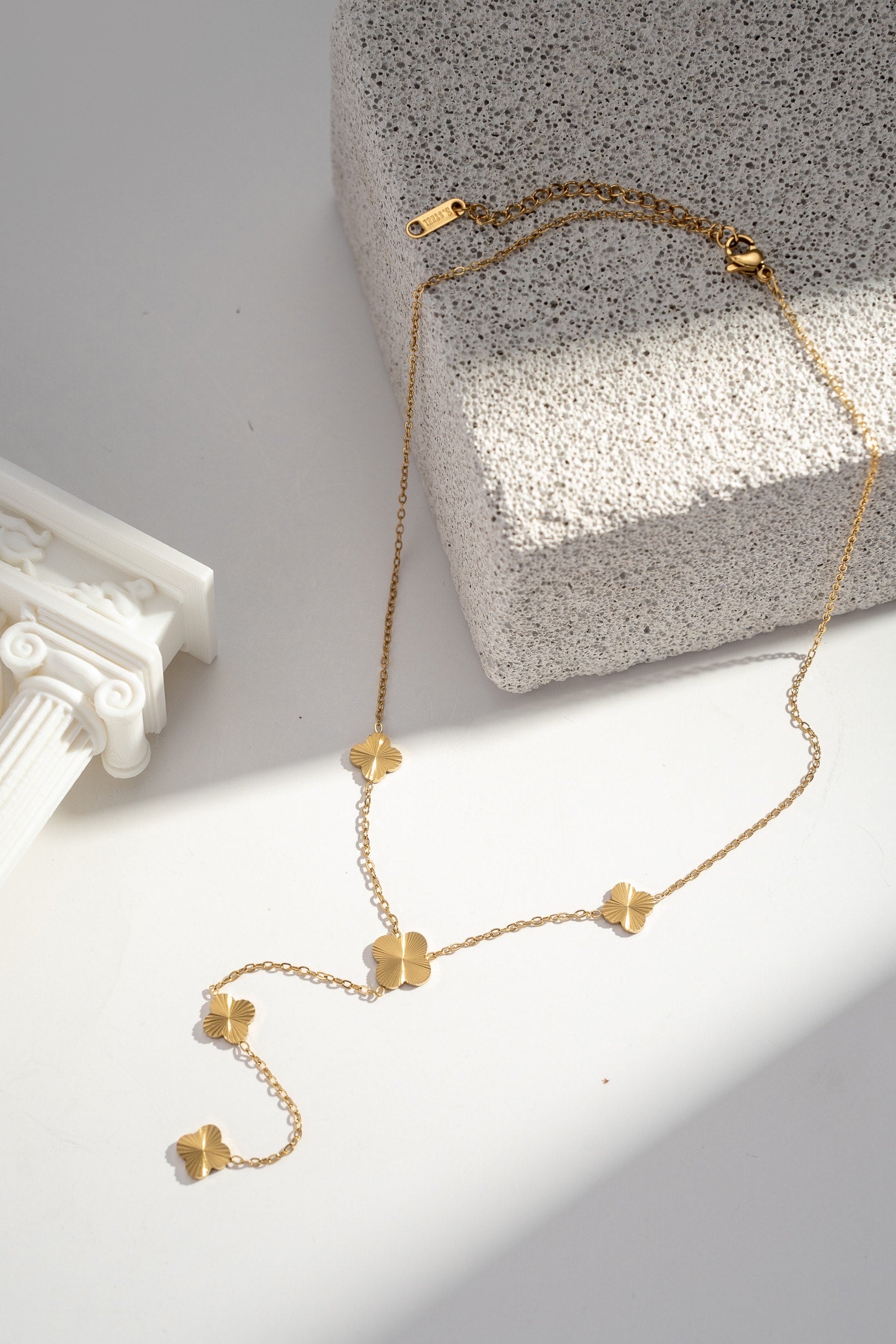 Collier Anna